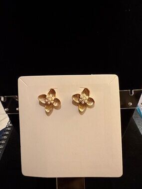 Gold Flower Pearl Cluster Stud Earrings